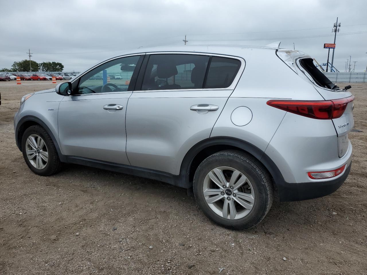 KNDPMCACXH7152643 2017 KIA SPORTAGE - Image 2