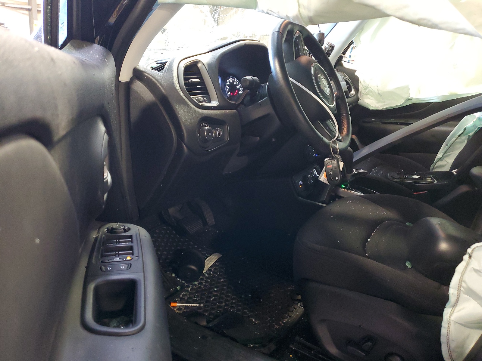 ZACNJDB17NPN63903 2022 Jeep Renegade Latitude