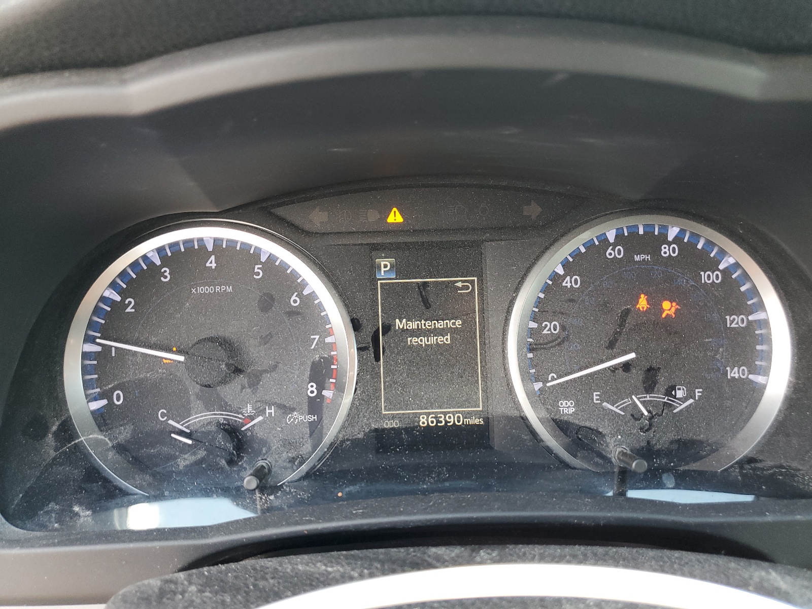 5TDBZRFH9JS821760 2018 Toyota Highlander Le