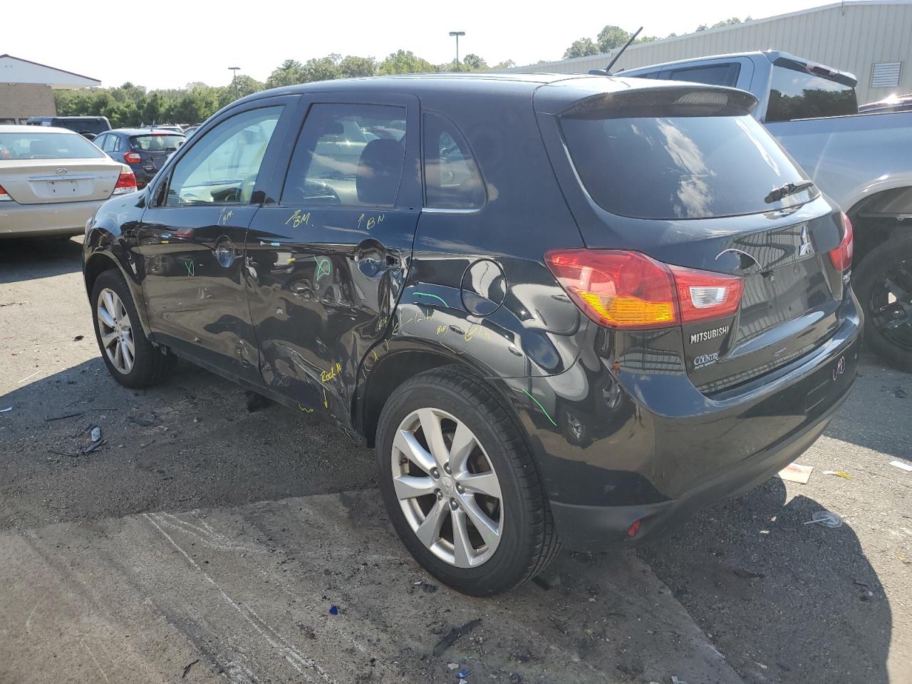 4A4AR4AU1FE039509 2015 MITSUBISHI OUTLANDER - Image 2