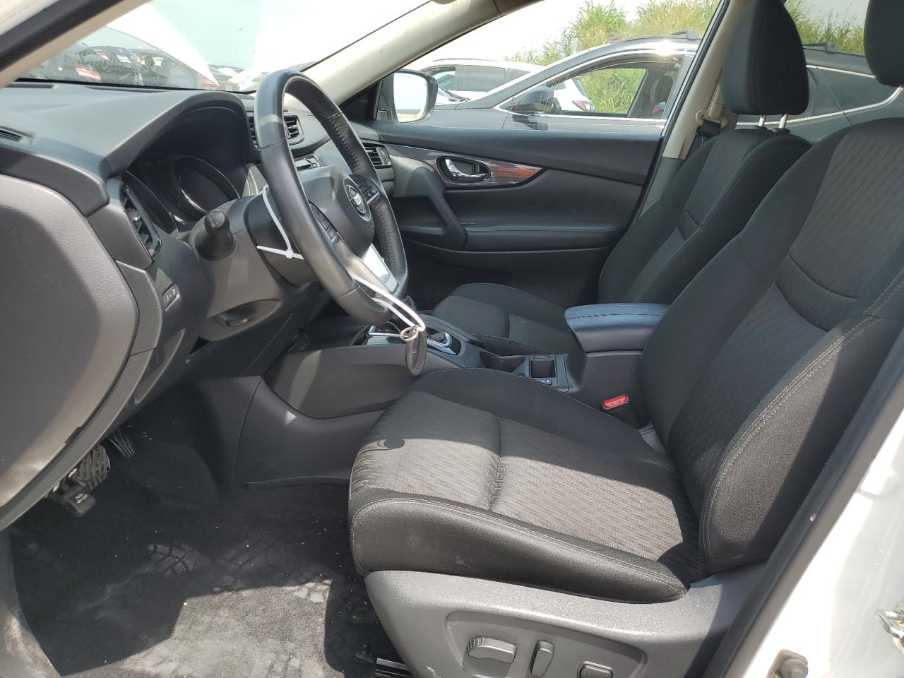 2017 Nissan Rogue S VIN: KNMAT2MT3HP609985 Lot: 66015764