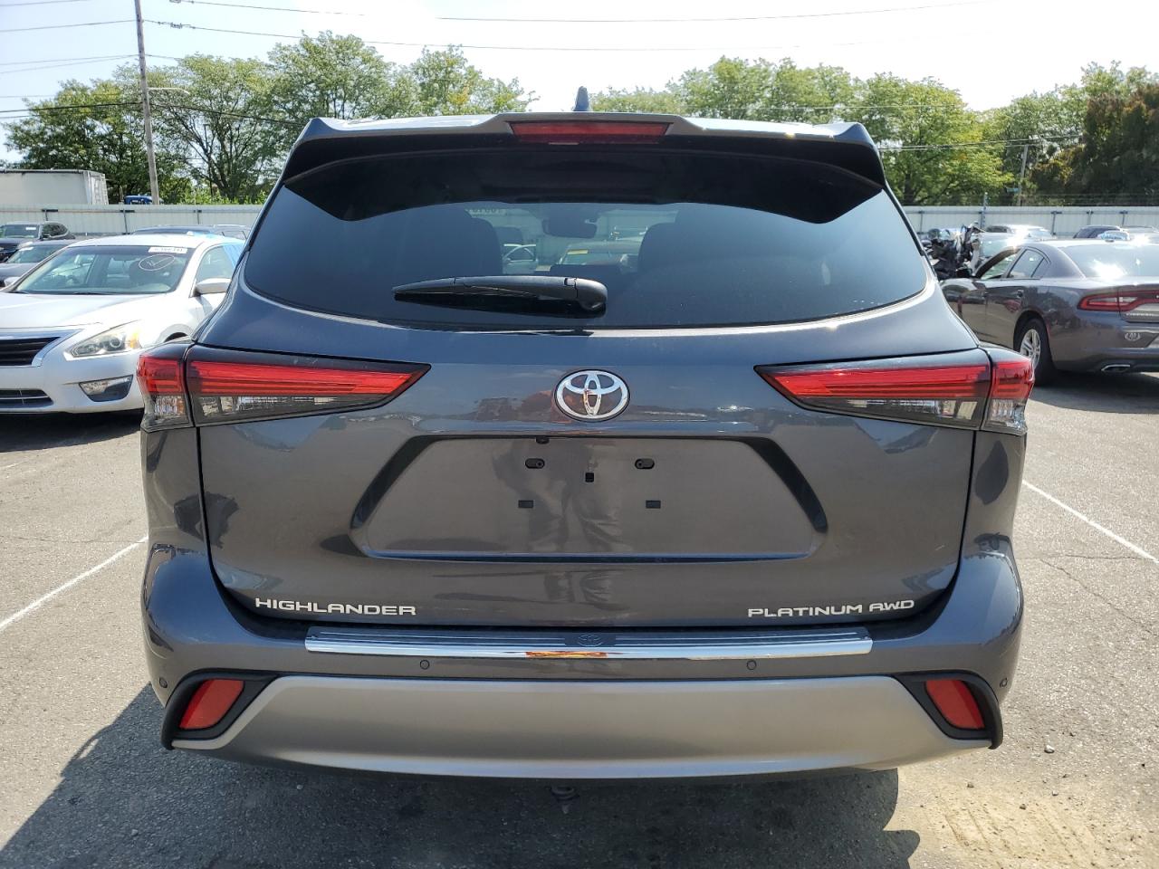 2022 Toyota Highlander Platinum VIN: 5TDFZRBH5NS213747 Lot: 68151034