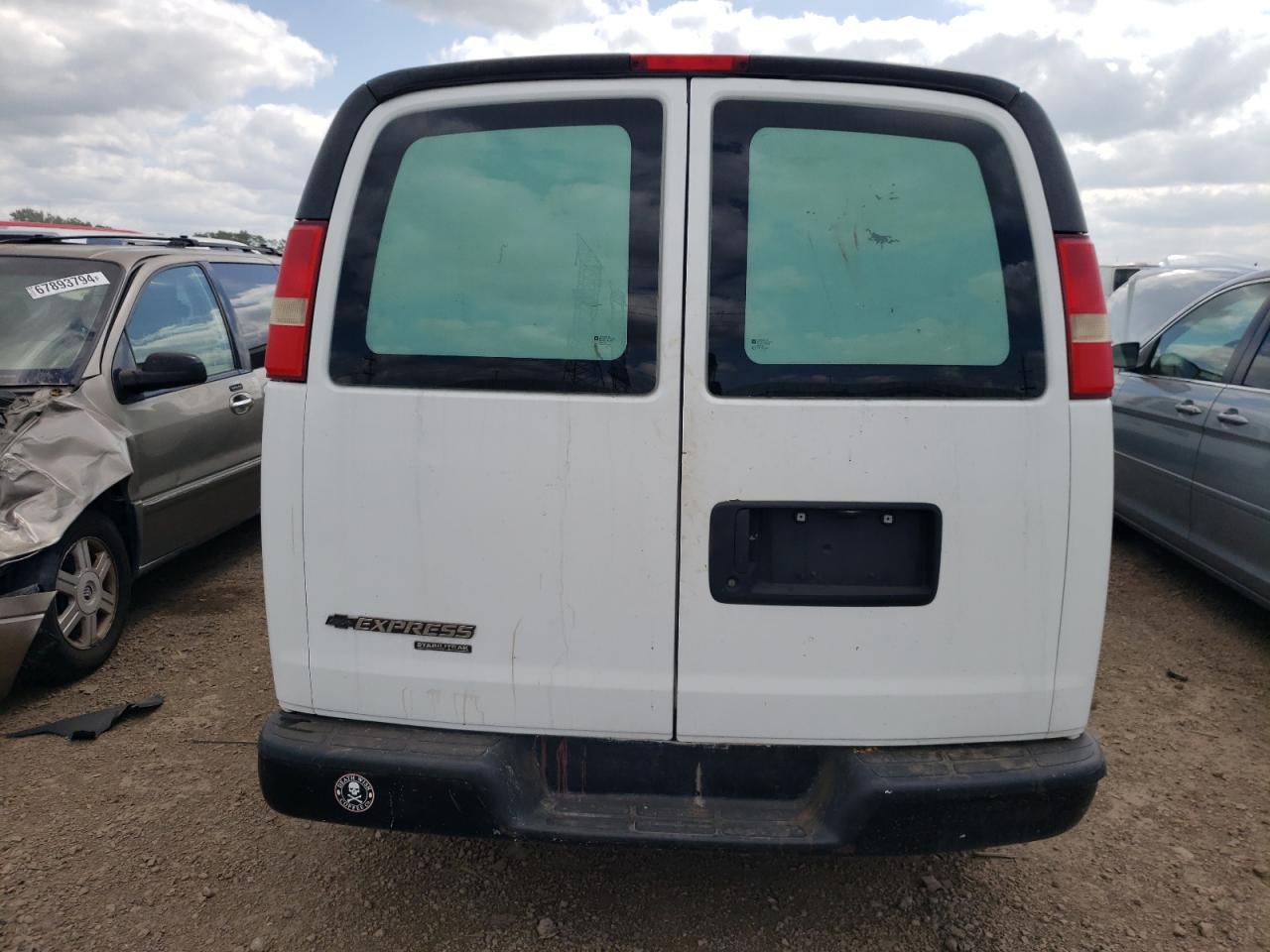 1GCSGAFX0E1103841 2014 Chevrolet Express G1500