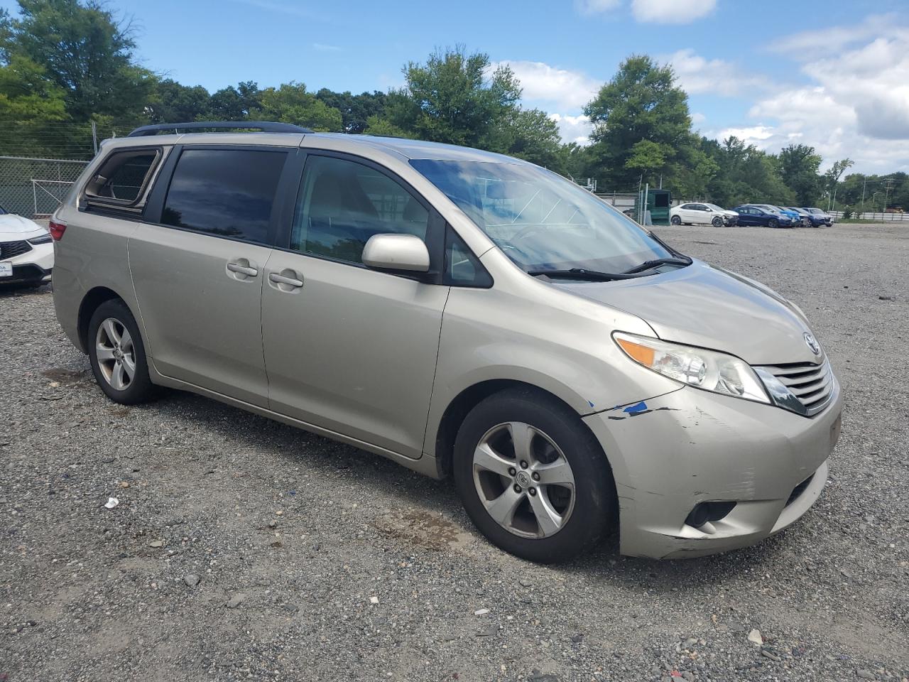 2015 Toyota Sienna Le VIN: 5TDKK3DC5FS550681 Lot: 68120284