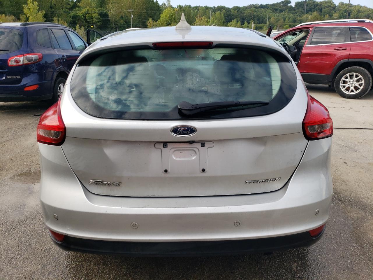 1FADP3N29JL327091 2018 Ford Focus Titanium