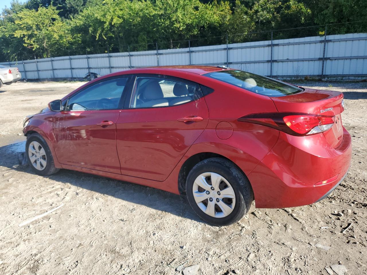 KMHDH4AE8GU637177 2016 HYUNDAI ELANTRA - Image 2