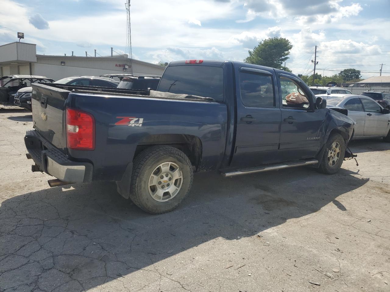 2011 Chevrolet Silverado - Image 3