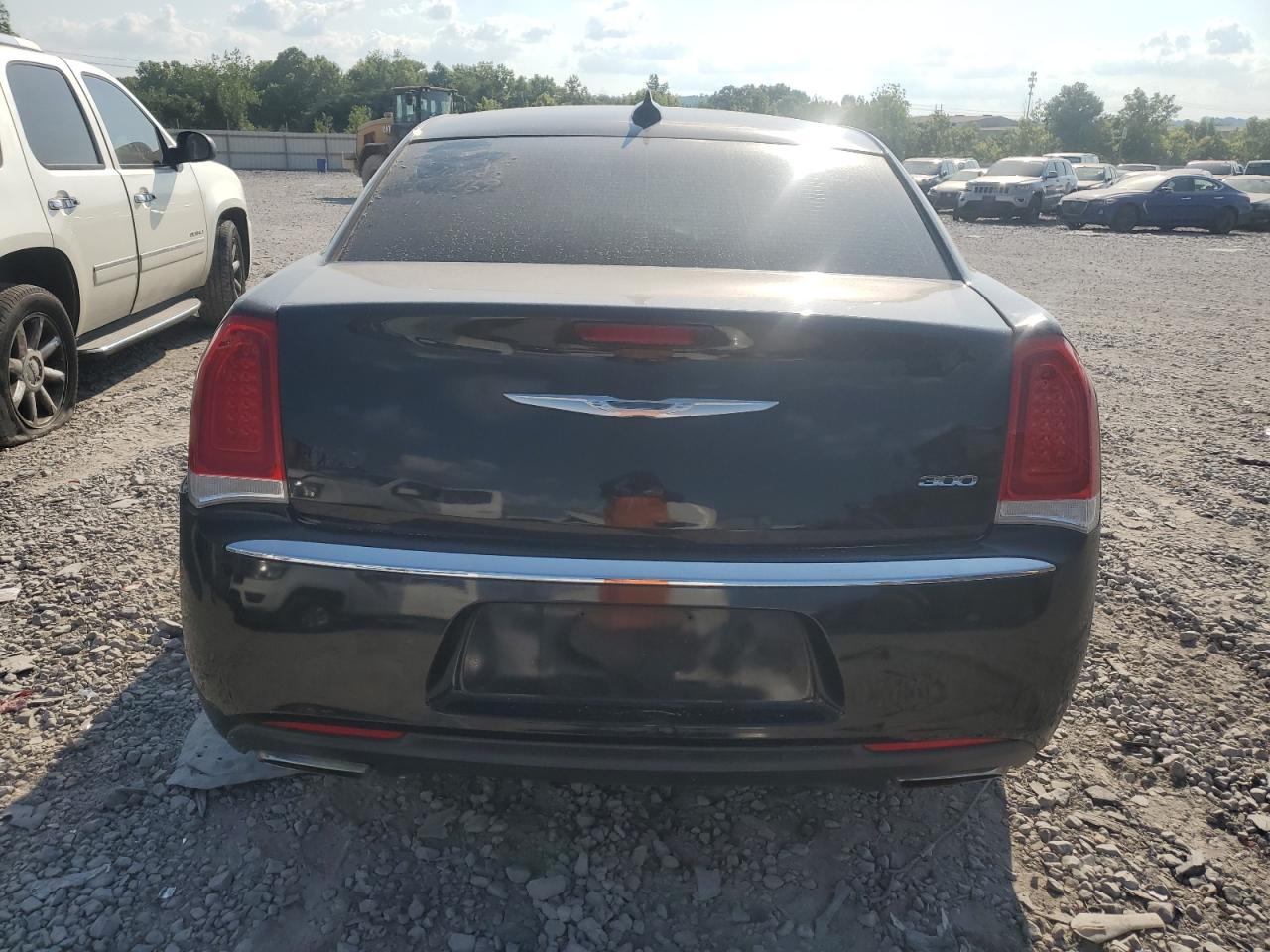 2015 Chrysler 300 Limited VIN: 2C3CCAAG3FH818269 Lot: 65539654