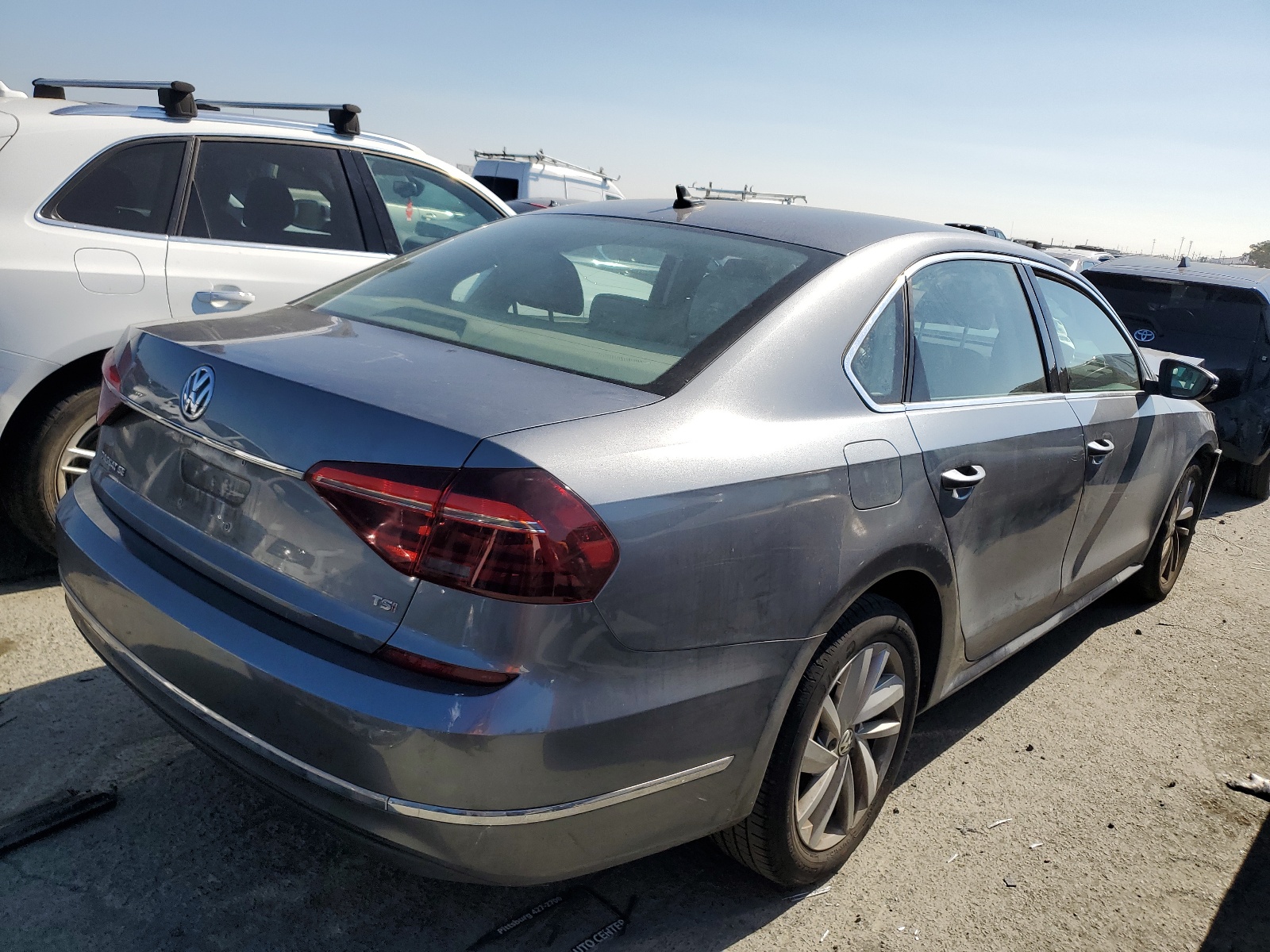 2018 Volkswagen Passat Se vin: 1VWBA7A38JC002230