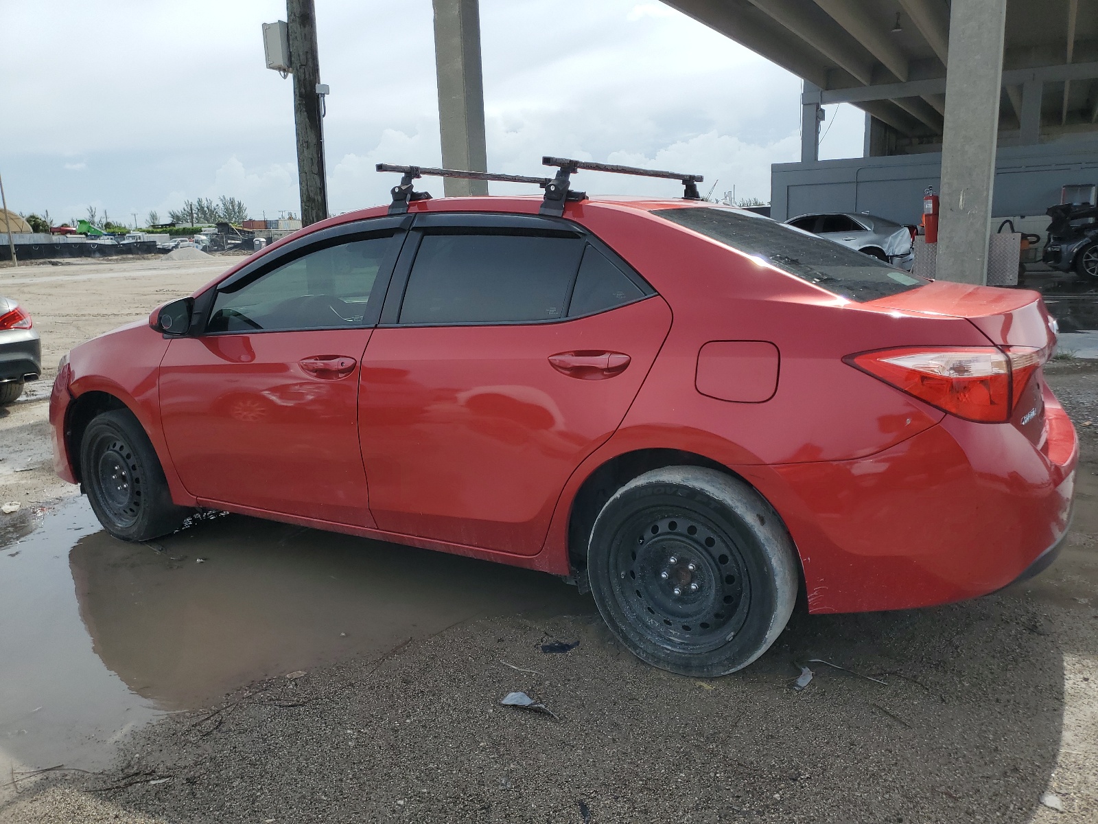 2018 Toyota Corolla L vin: 5YFBURHE6JP804618