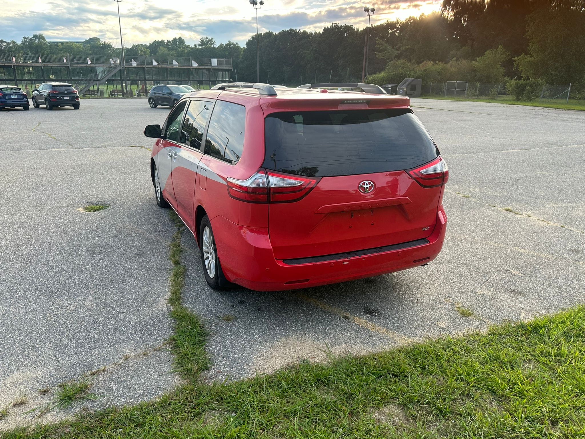 2017 Toyota Sienna Xle vin: 5TDYZ3DC4HS818029