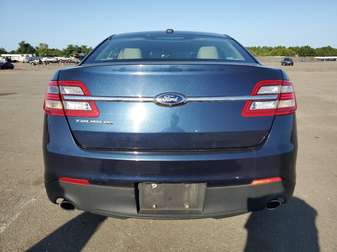 1FAHP2D87GG107273 2016 Ford Taurus Se