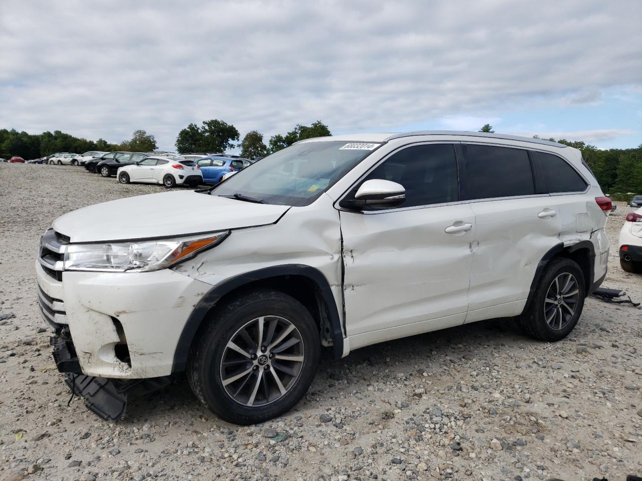 5TDKZRFH0HS520384 2017 TOYOTA HIGHLANDER - Image 1