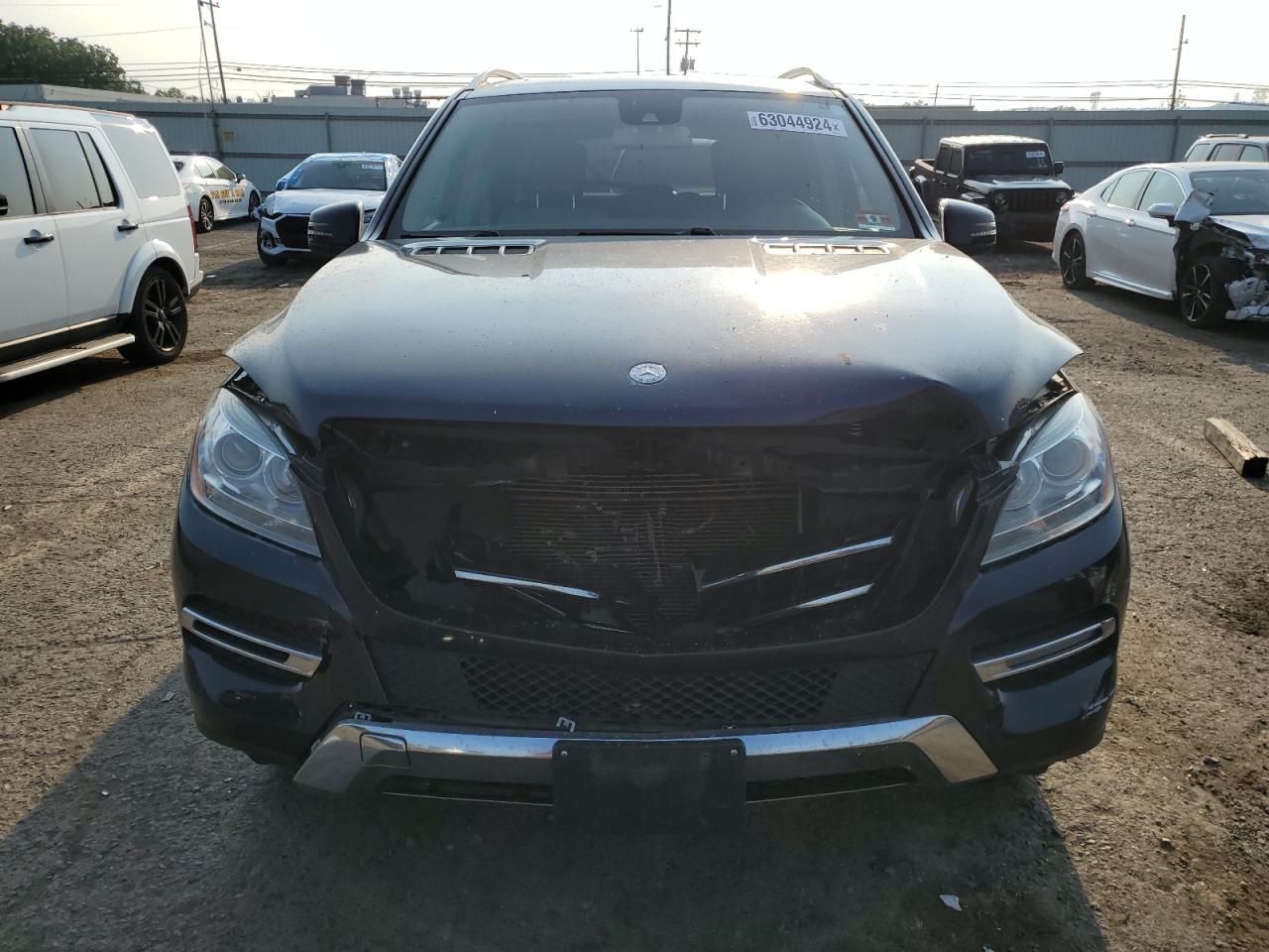 2015 Mercedes-Benz Ml 350 4Matic VIN: 4JGDA5HB8FA611992 Lot: 63044924