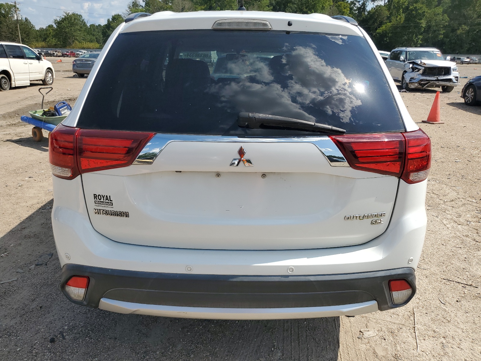 JA4AD3A32GZ016672 2016 Mitsubishi Outlander Se