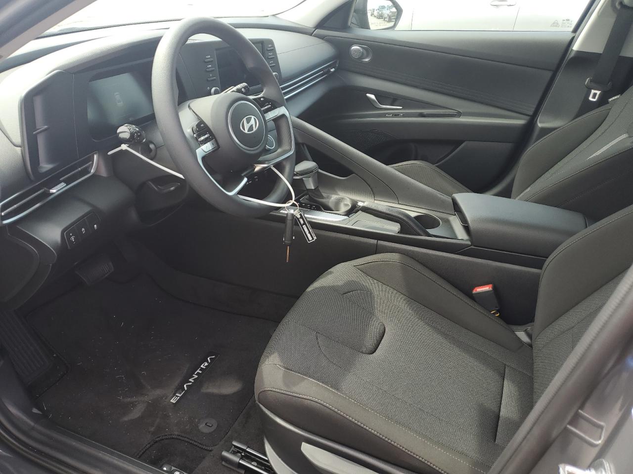 2024 Hyundai Elantra - Image 7