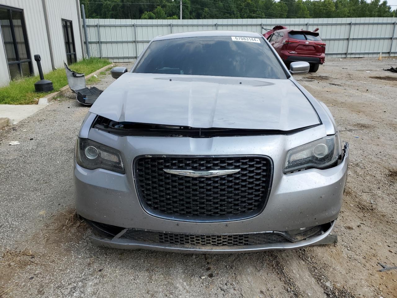 2018 Chrysler 300 - Image 5
