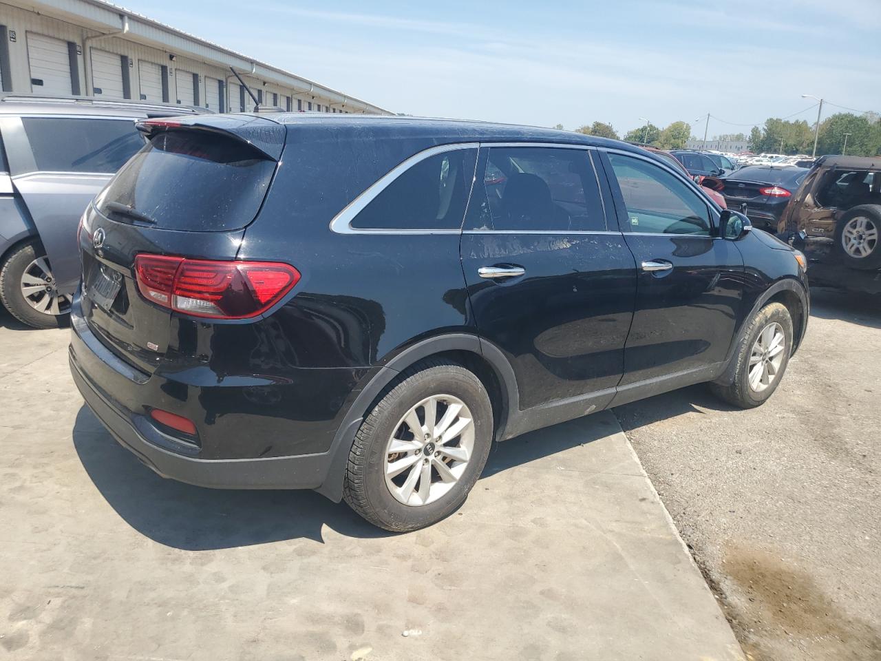 VIN 5XYPG4A3XKG561944 2019 KIA SORENTO no.3