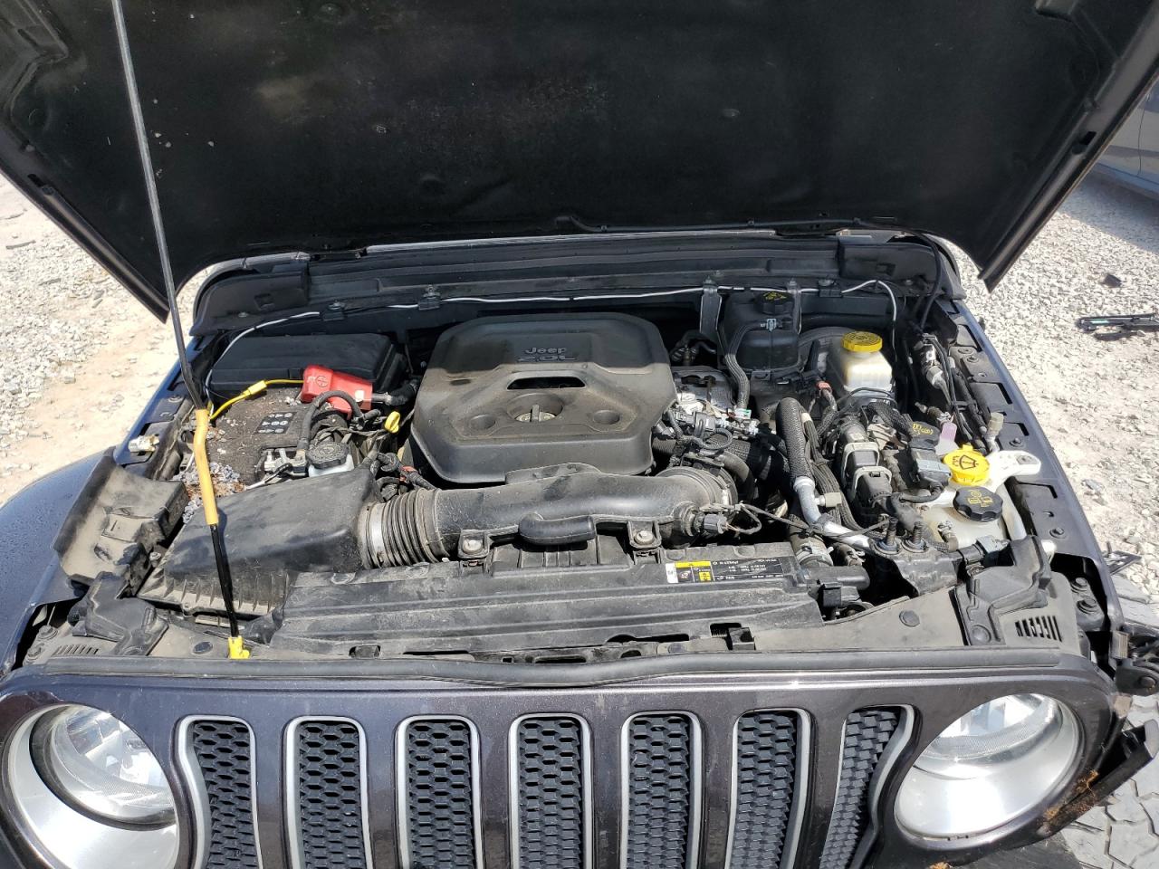 1C4HJXEN2KW596158 2019 Jeep Wrangler Unlimited Sahara