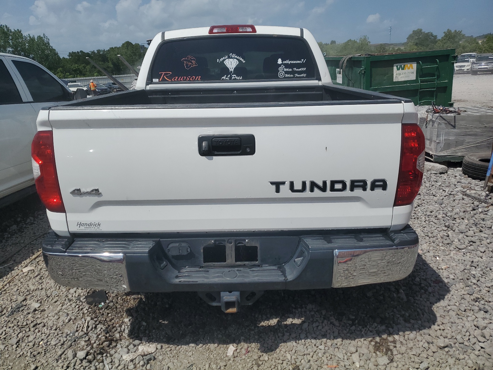 5TFDW5F1XHX632827 2017 Toyota Tundra Crewmax Sr5