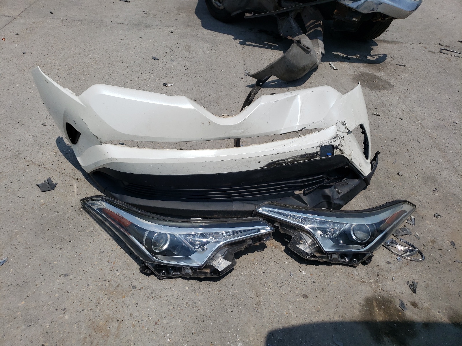 NMTKHMBX2JR048583 2018 Toyota C-Hr Xle