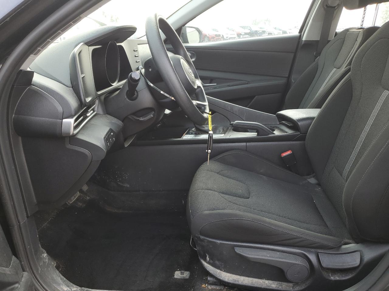 2023 Hyundai Elantra - Image 7