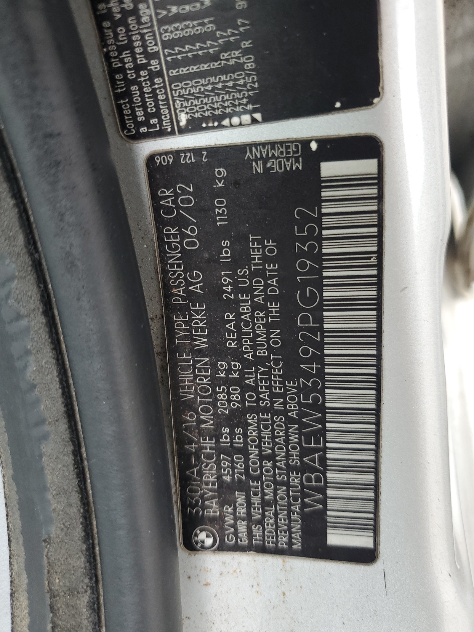 WBAEW53492PG19352 2002 BMW 330 Xi