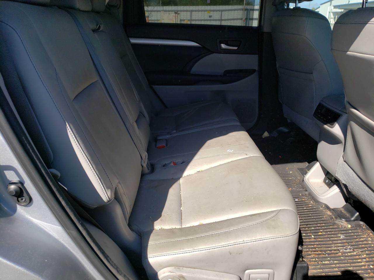 2015 Toyota Highlander Xle VIN: 5TDJKRFHXFS165799 Lot: 65491654