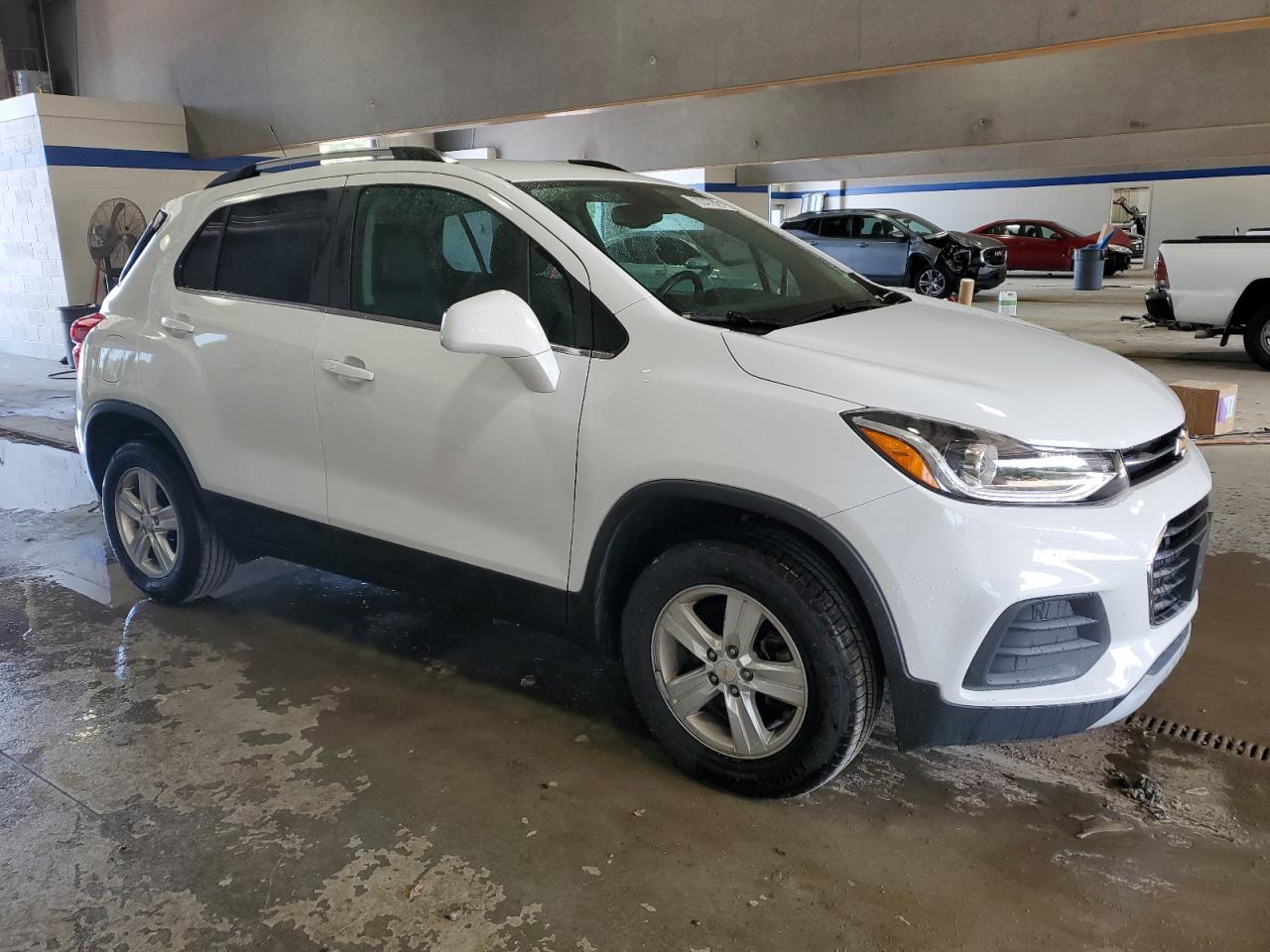 KL7CJPSB4LB320705 Chevrolet Trax 1LT 4