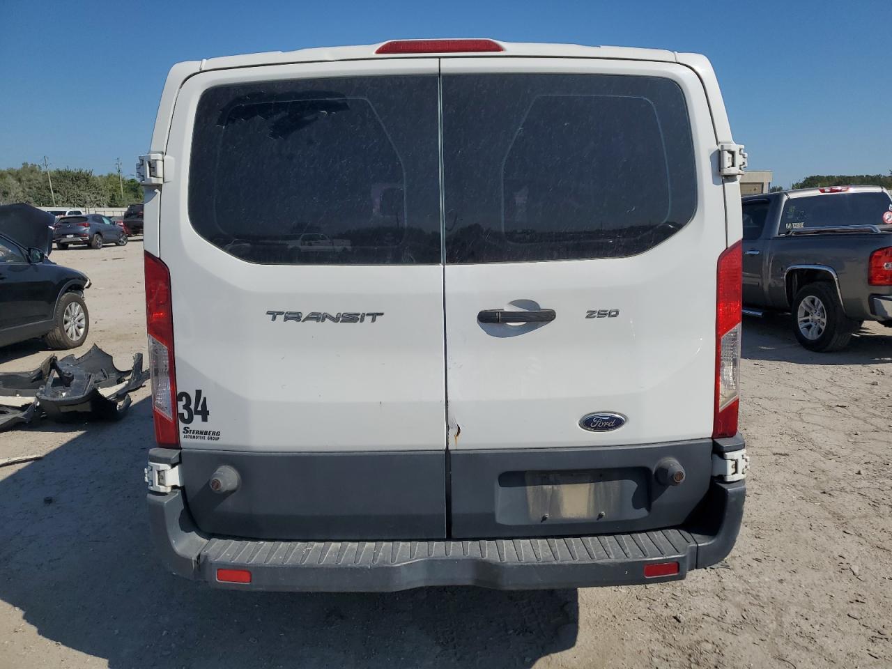 1FTYR2ZM0FKA99782 2015 Ford Transit T-250