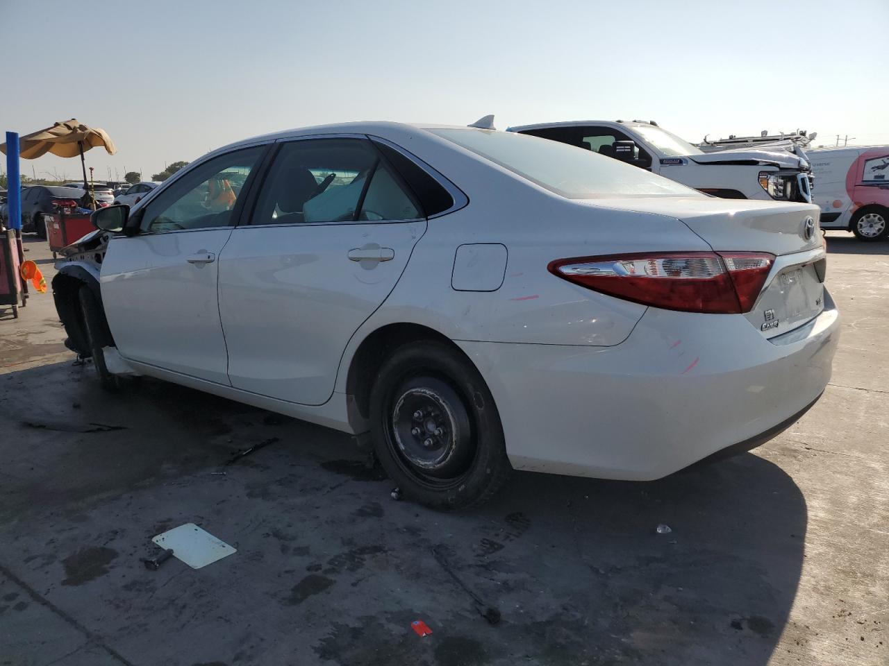 4T1BD1FK3HU211270 2017 TOYOTA CAMRY - Image 2