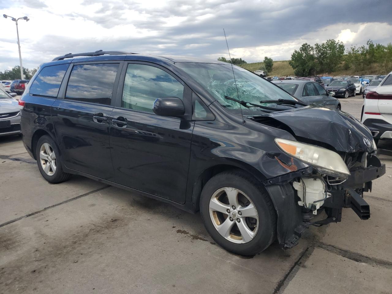 2012 Toyota Sienna - Image 4