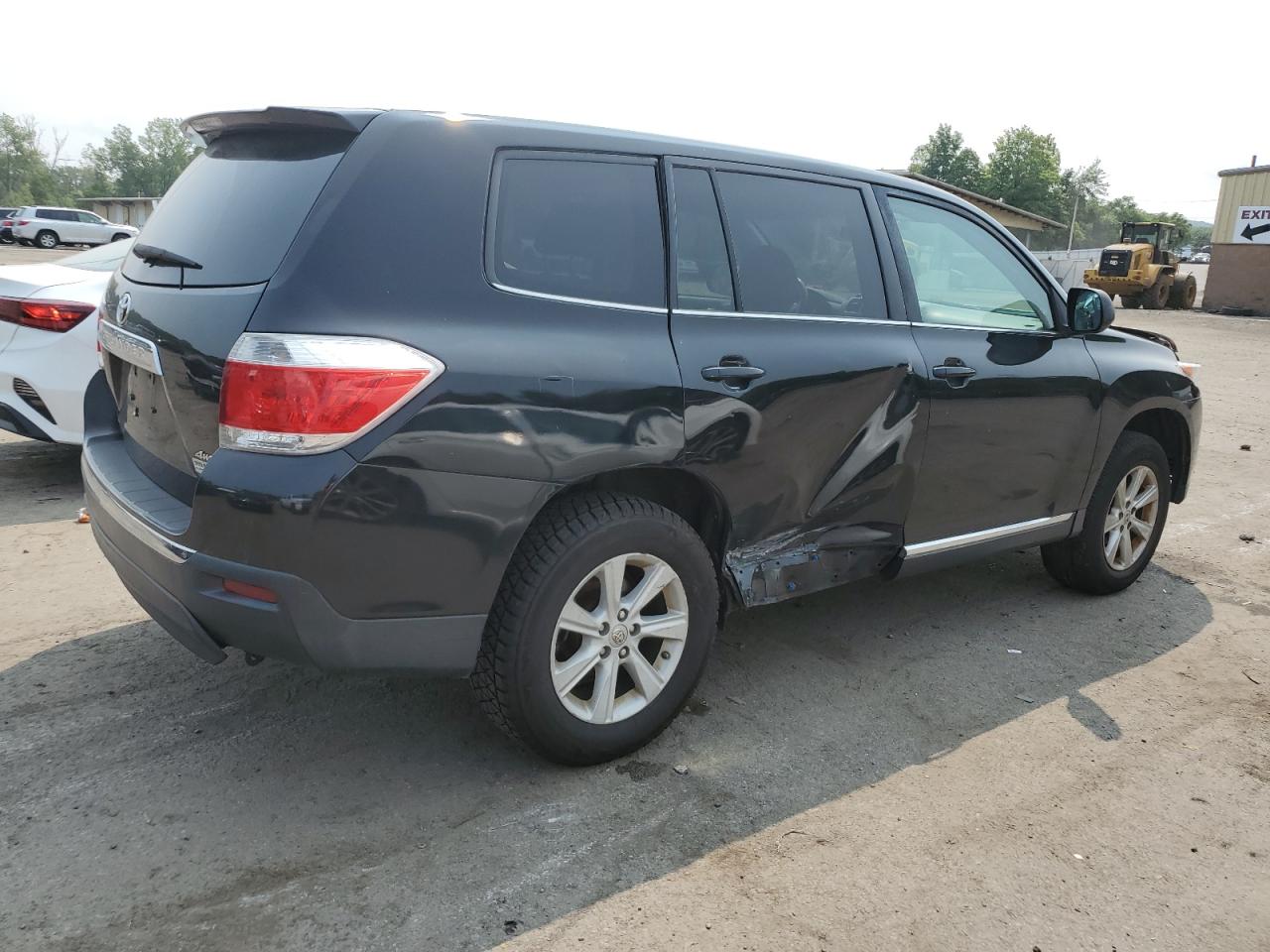 5TDBK3EH1DS256024 2013 Toyota Highlander Base