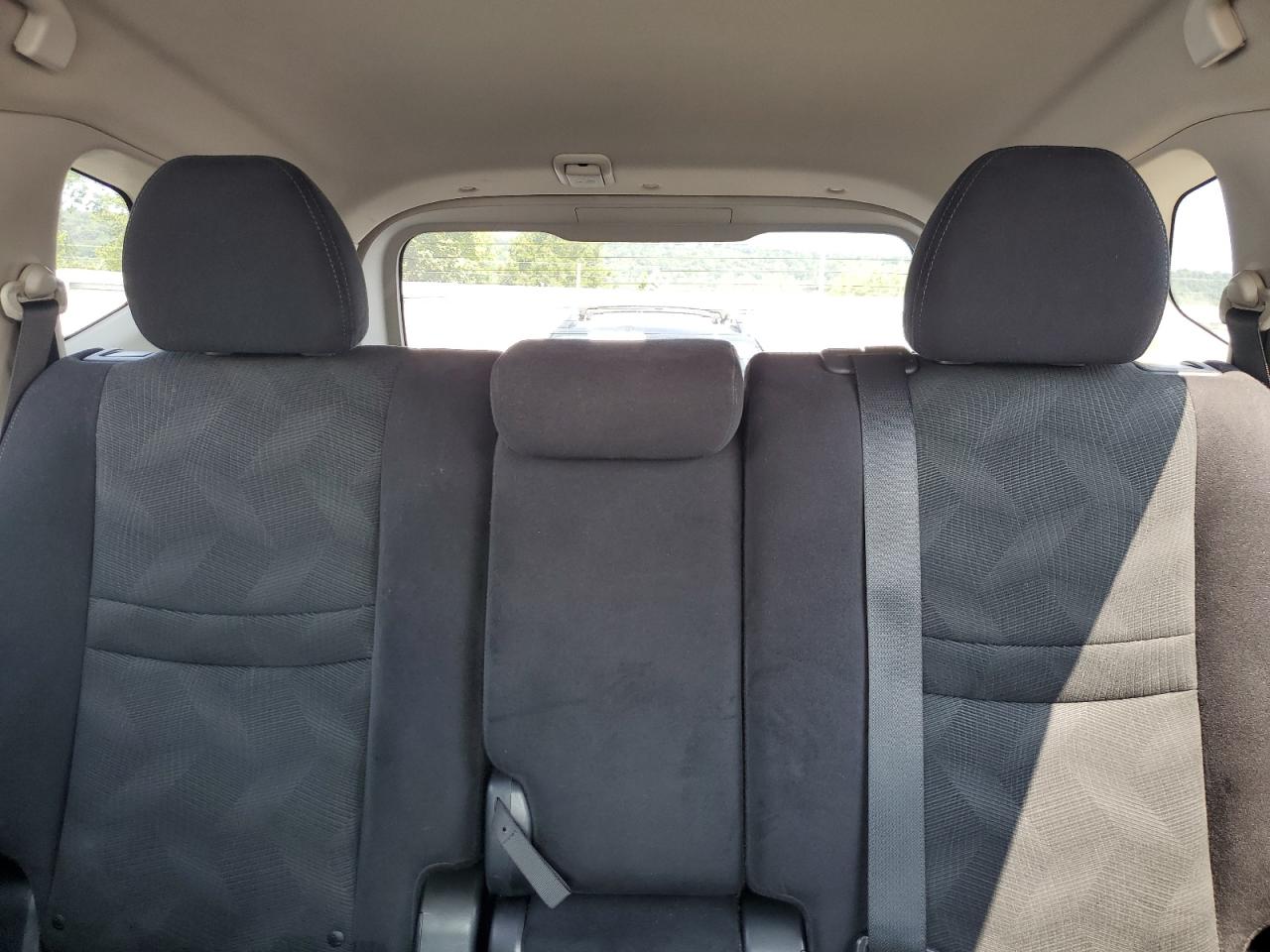 2015 Nissan Rogue S VIN: 5N1AT2MV0FC819588 Lot: 65711024