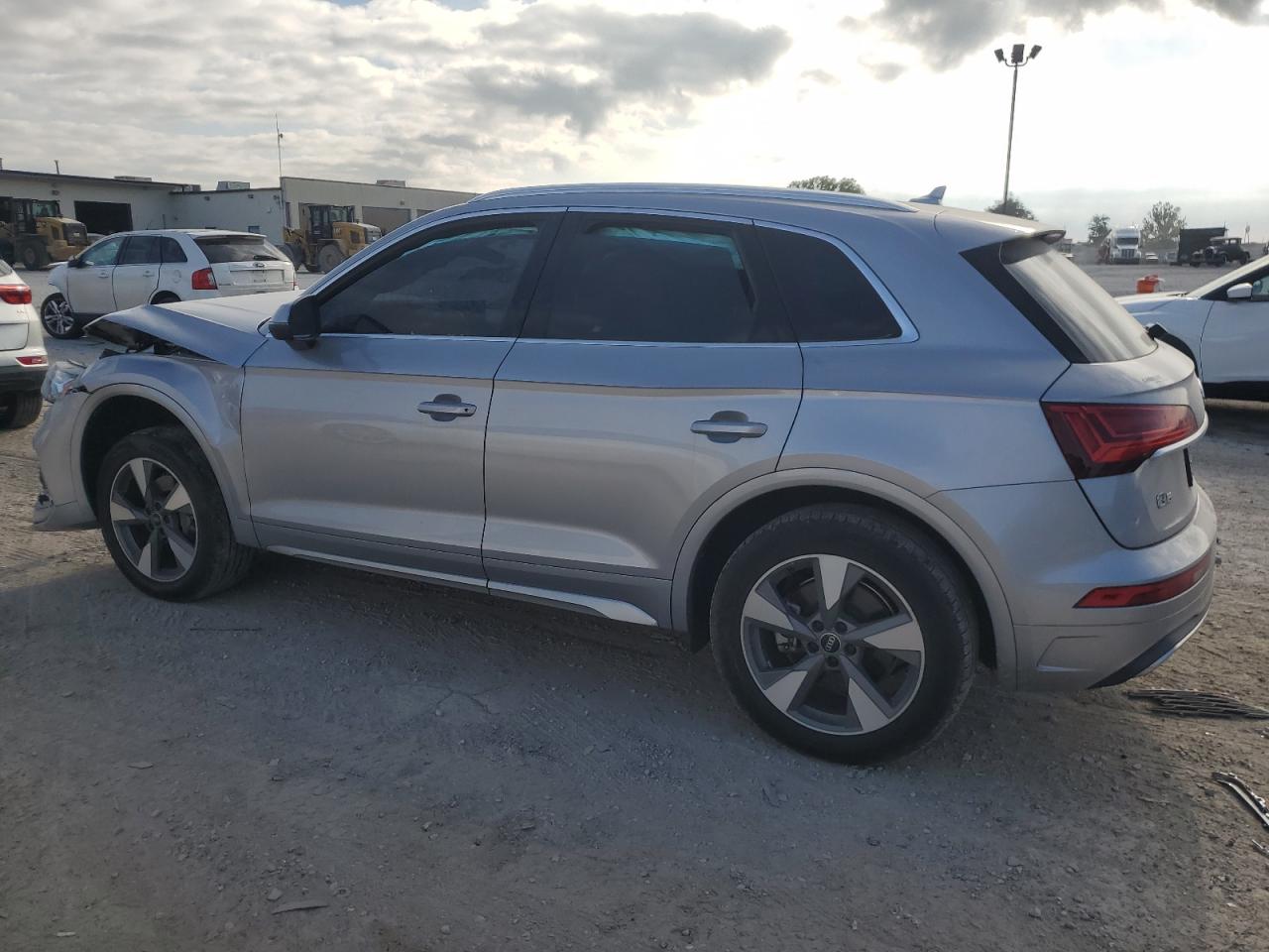 WA1BBAFY7N2108269 2022 AUDI Q5 - Image 2