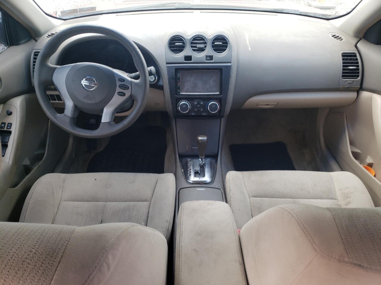 2010 Nissan Altima - Image 8