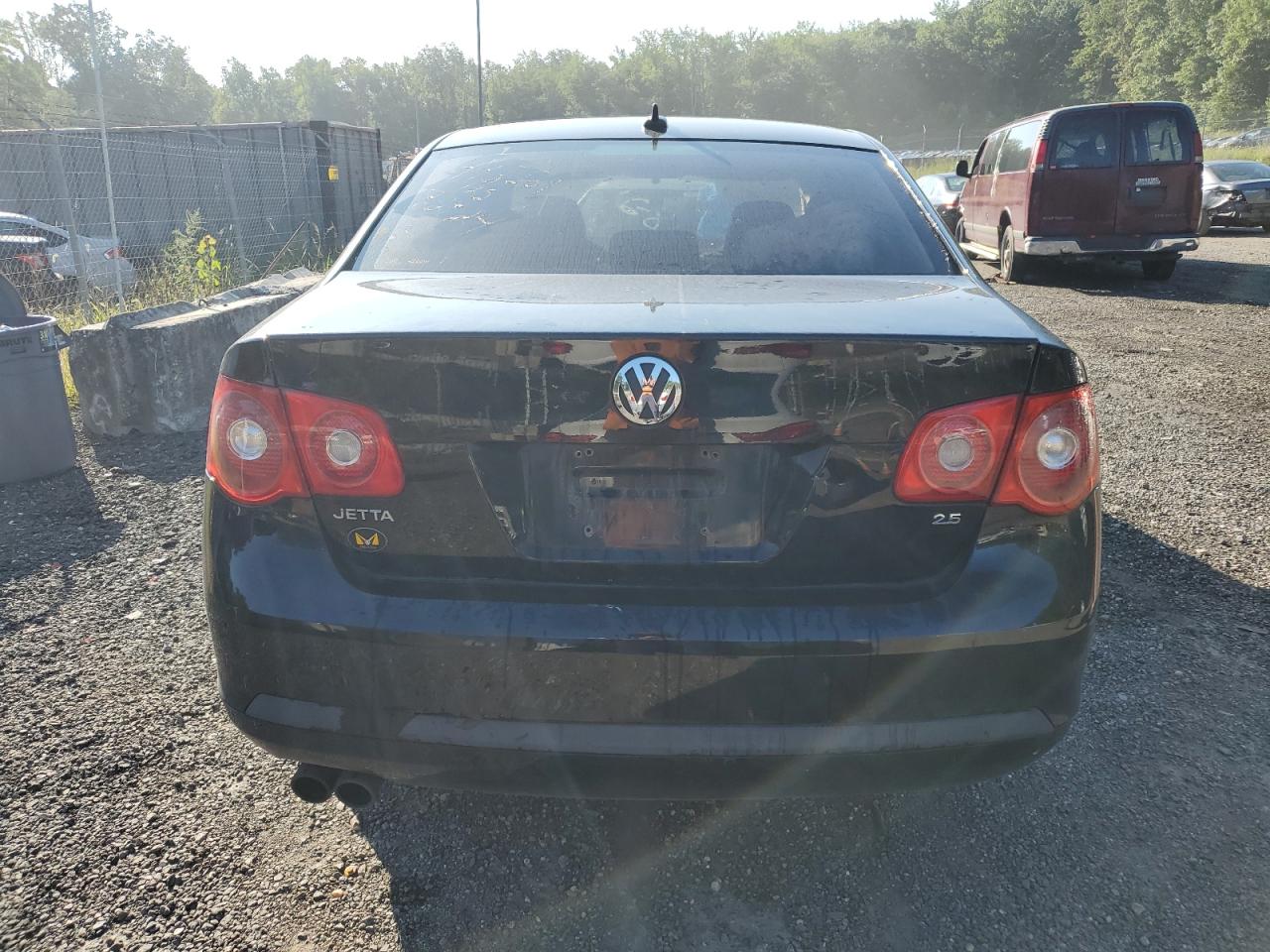 2007 Volkswagen Jetta 2.5 Option Package 1 VIN: 3VWSG71K77M147451 Lot: 68679584