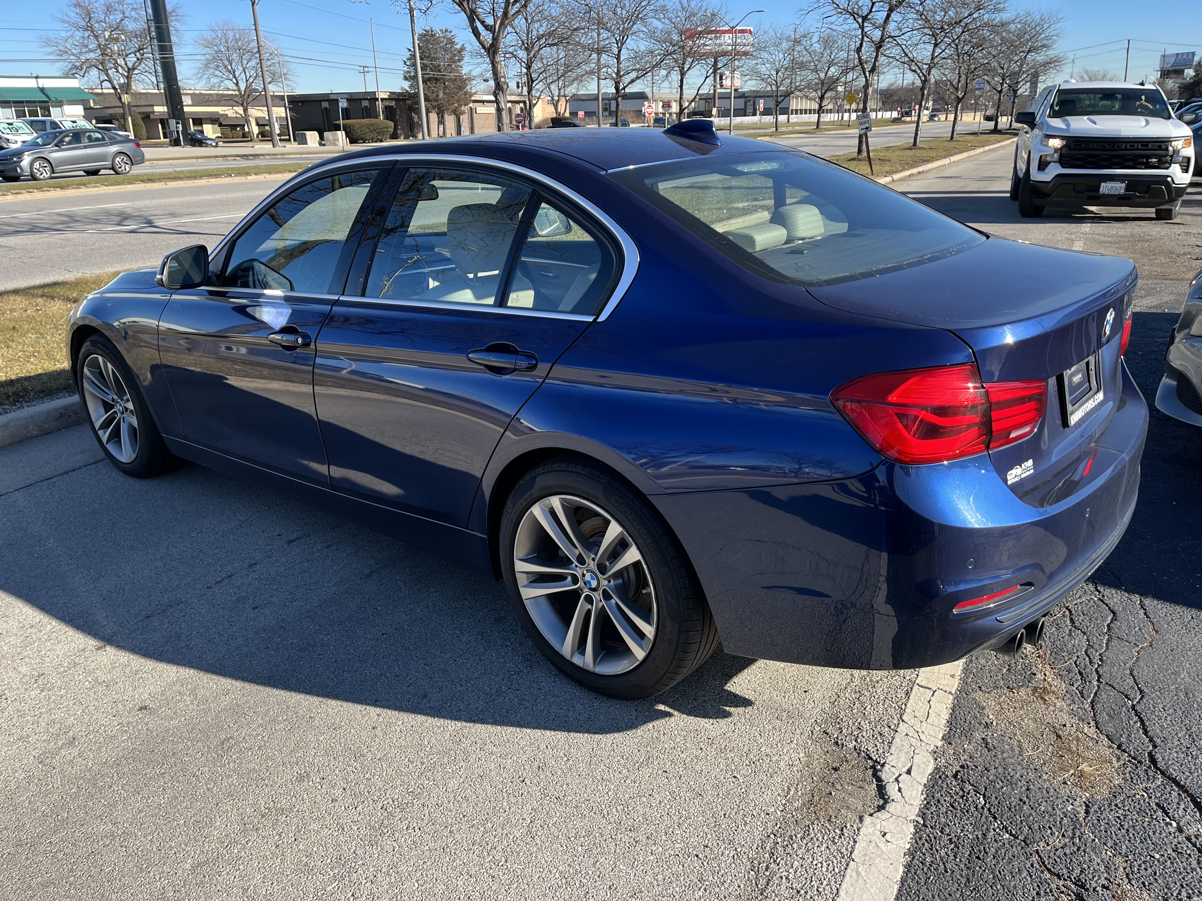 2017 BMW 330 I vin: WBA8B9C53HK884571