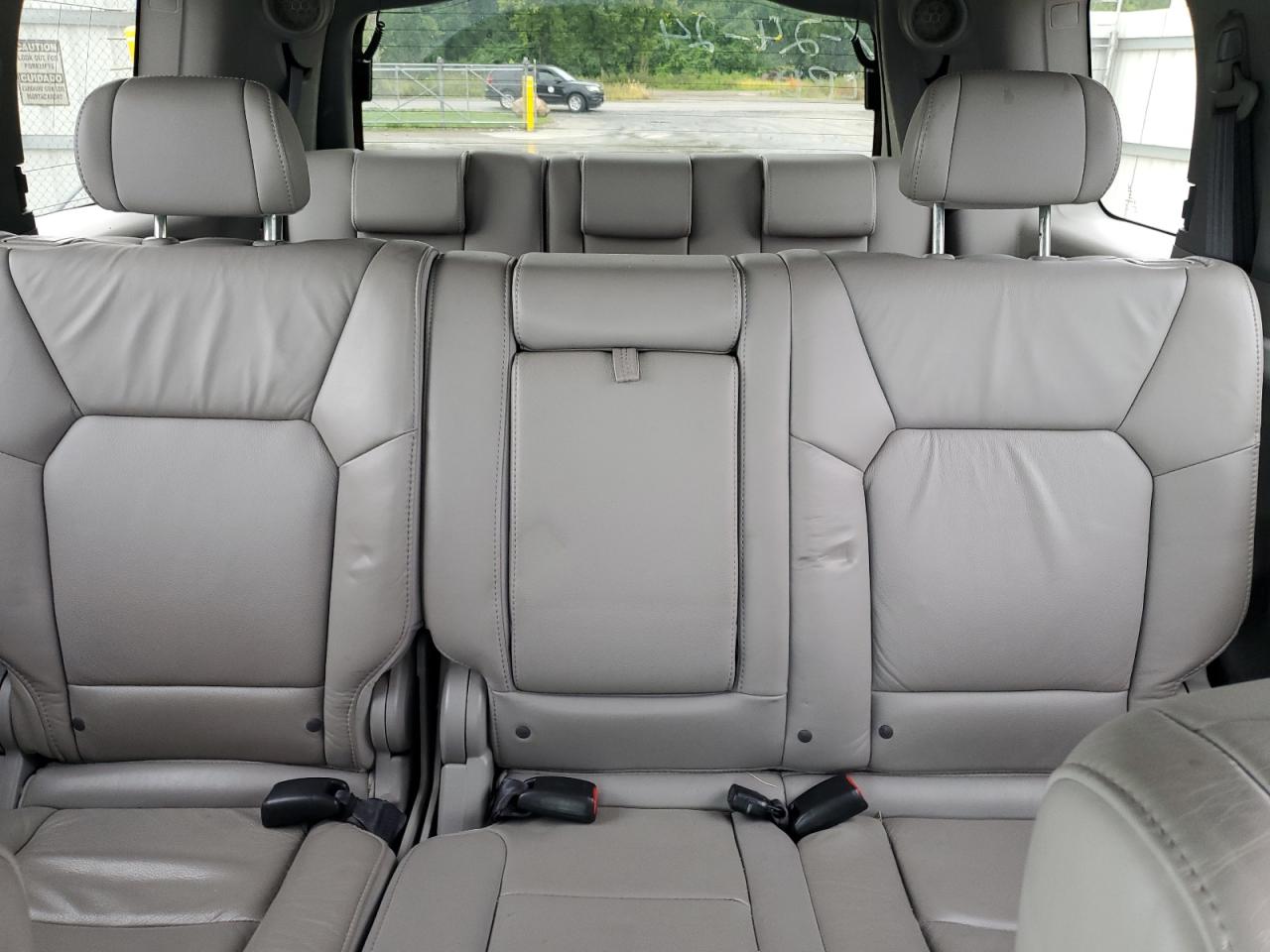 2011 Honda Pilot Touring VIN: 5FNYF4H92BB071328 Lot: 65141704