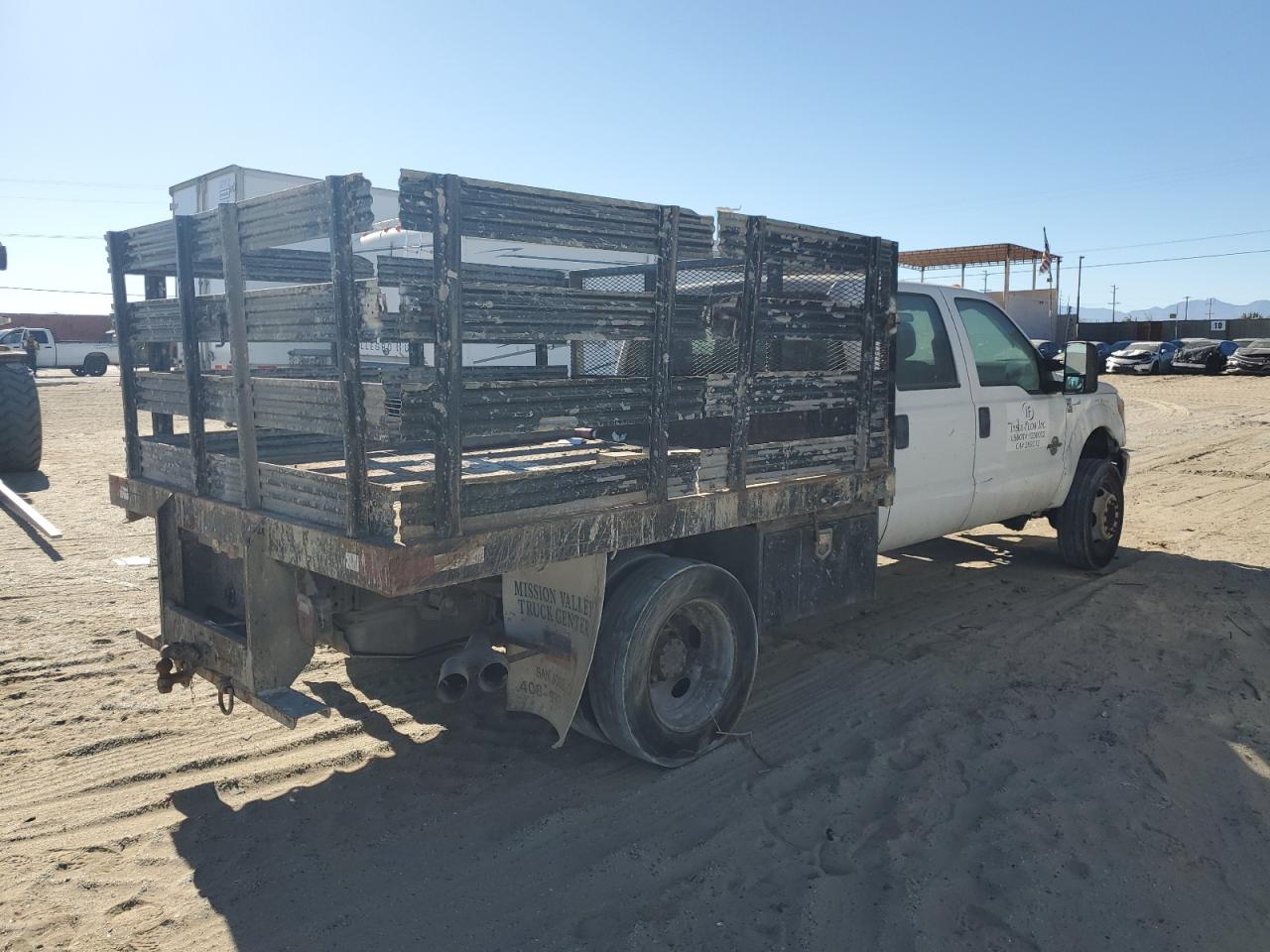 2016 Ford F550 - Image 4