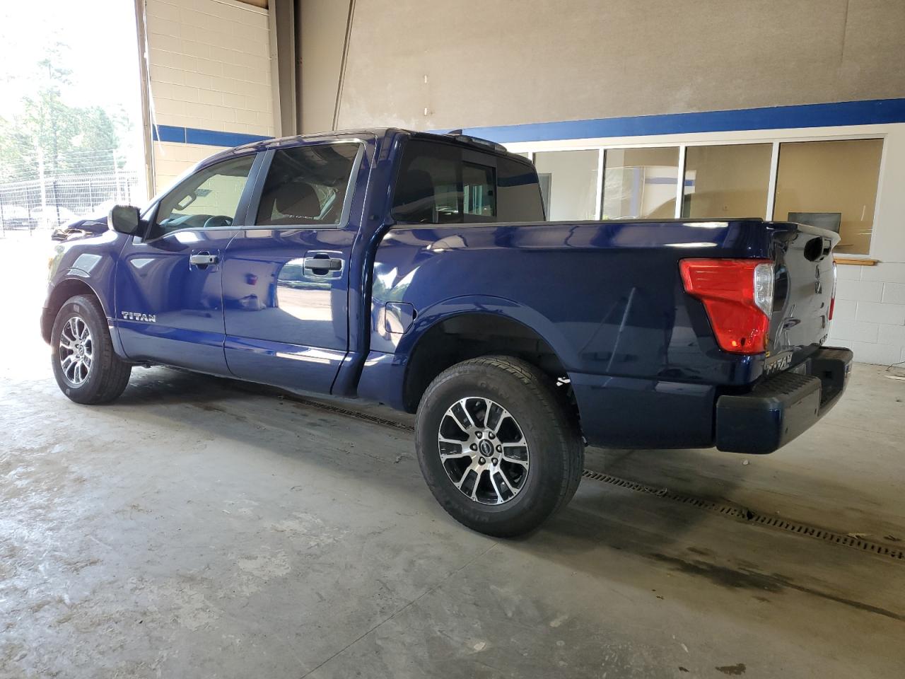 1N6AA1EC4PN115530 Nissan Titan S 2