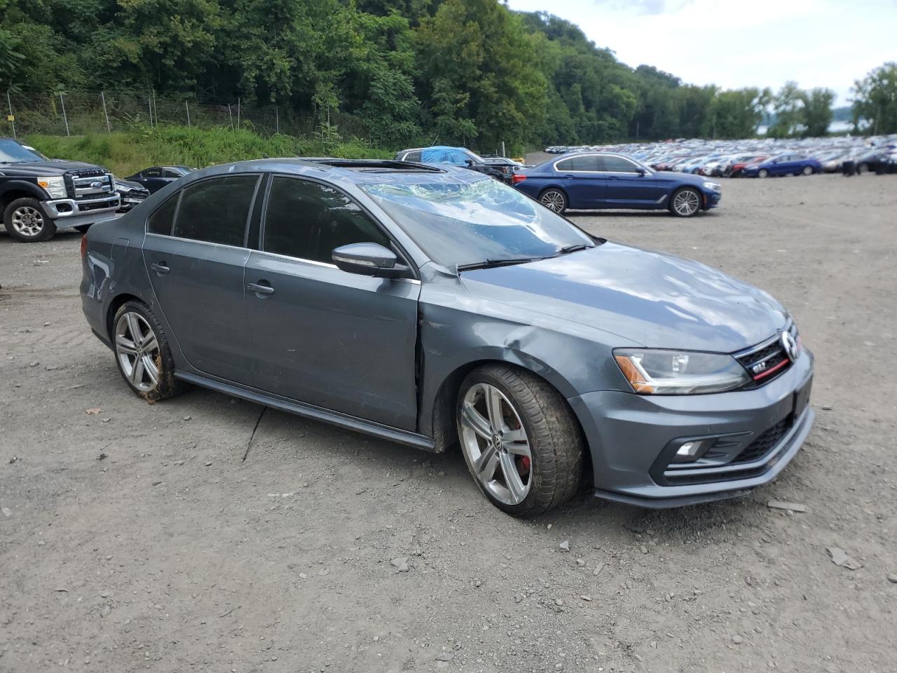 2017 Volkswagen Jetta - Image 4