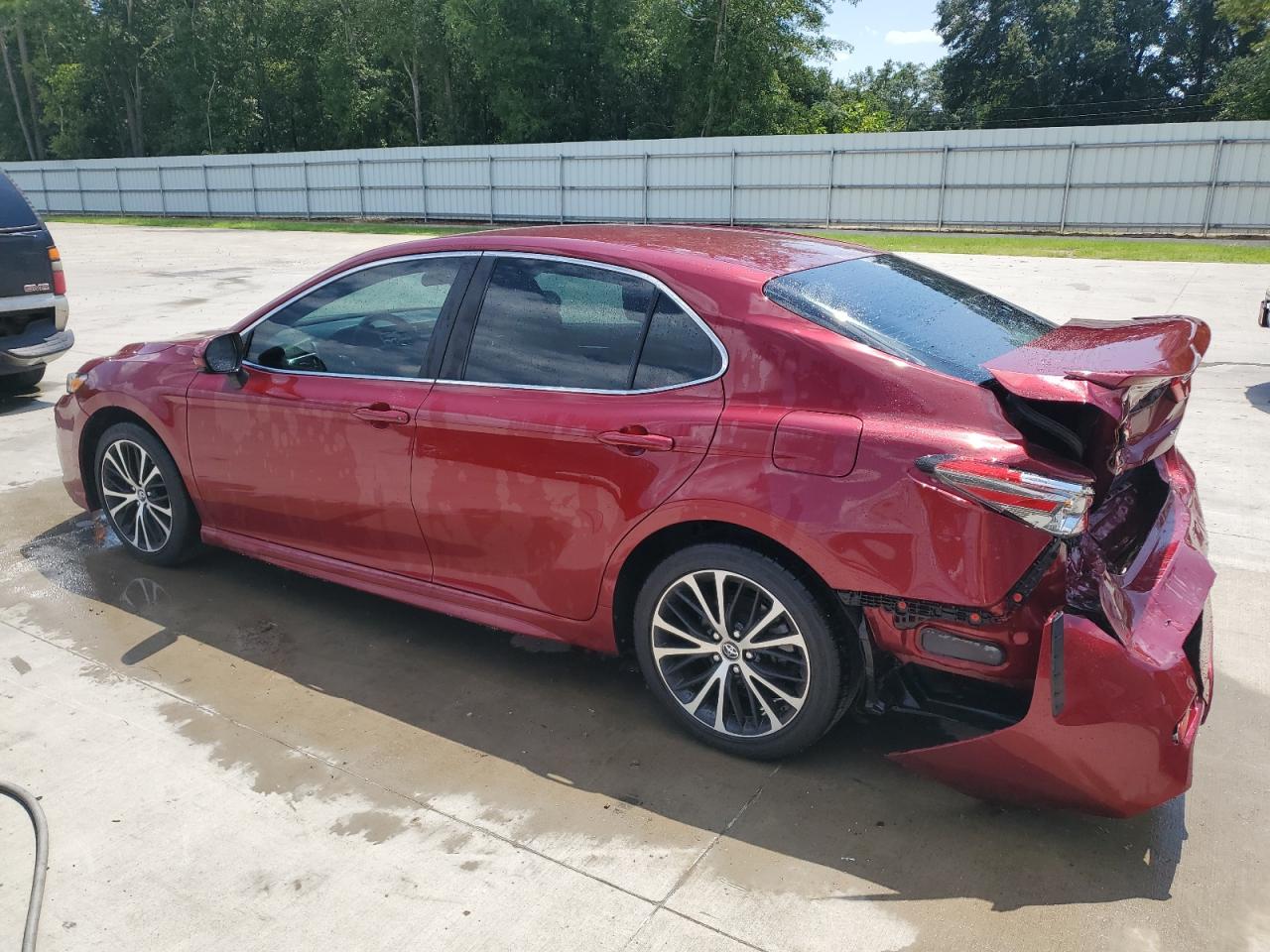 4T1B11HK1JU639270 2018 TOYOTA CAMRY - Image 2