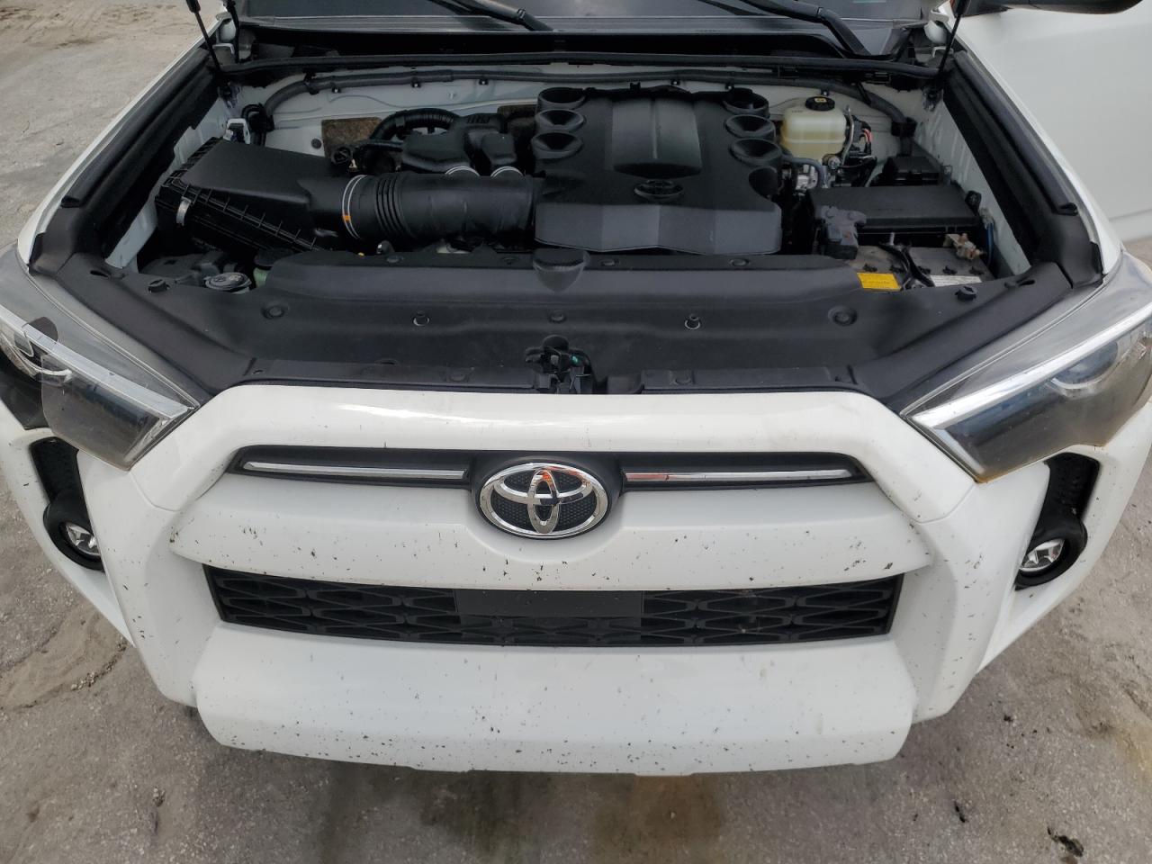 2022 Toyota 4Runner Sr5/Sr5 Premium VIN: JTEMU5JR5N6008739 Lot: 67611954