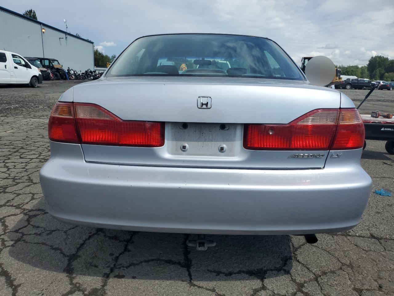 1998 Honda Accord Lx VIN: 1HGCG564XWA269255 Lot: 68673824