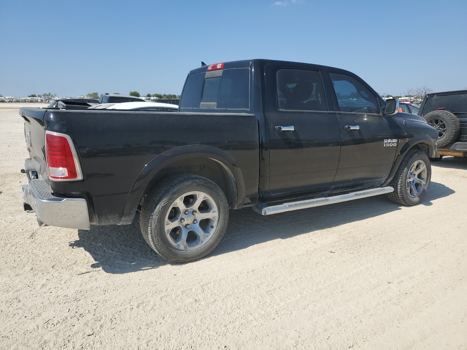 1C6RR6NM1FS590175 2015 Ram 1500 Laramie