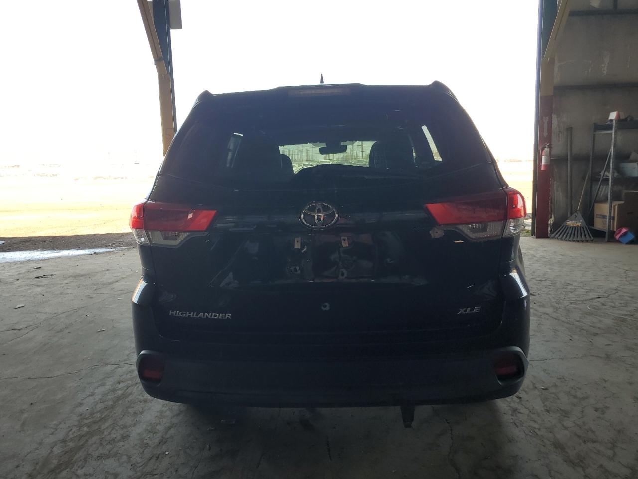 2019 Toyota Highlander Se VIN: 5TDKZRFH2KS560618 Lot: 67783234
