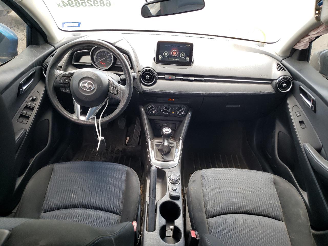 3MYDLBZVXGY130985 2016 Toyota Scion Ia