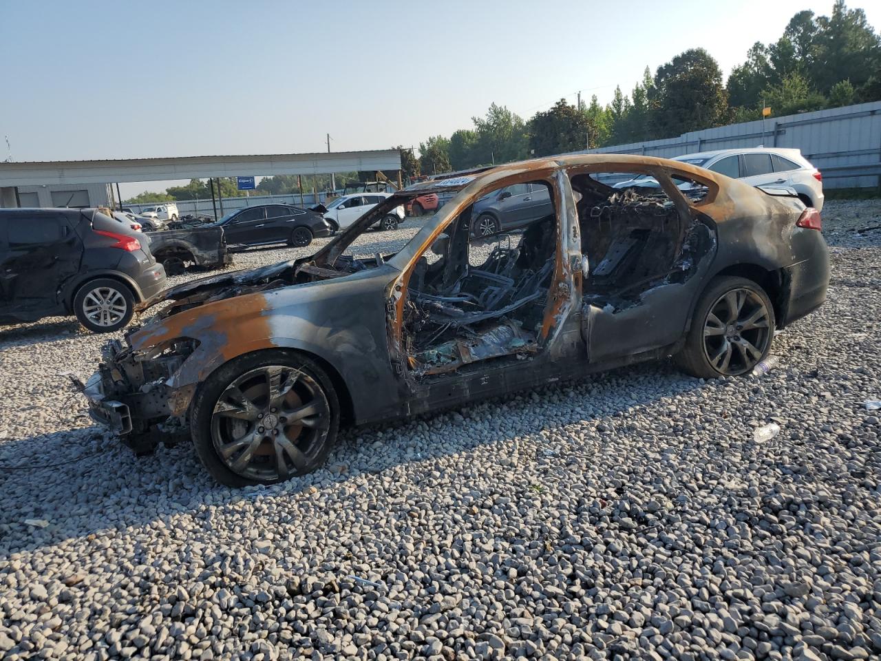 2015 Infiniti Q70 3.7 იყიდება Memphis-ში, TN - Burn