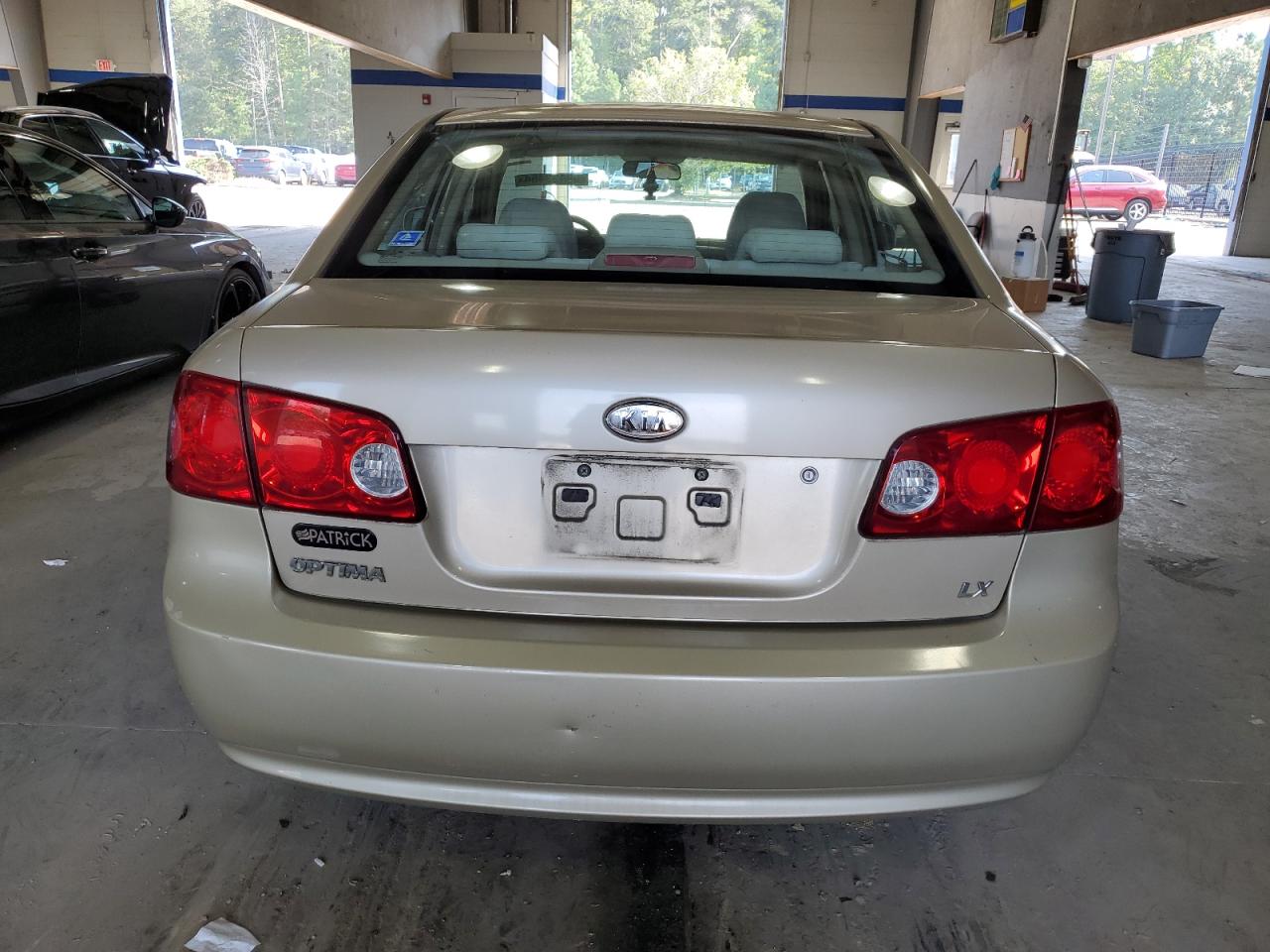 2007 Kia Optima Lx VIN: KNAGE123375131933 Lot: 69493464